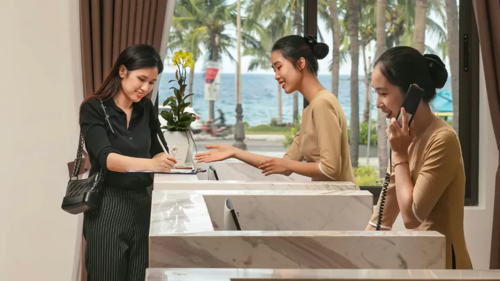 ilustrasi crm untuk bisnis pariwisata di bali