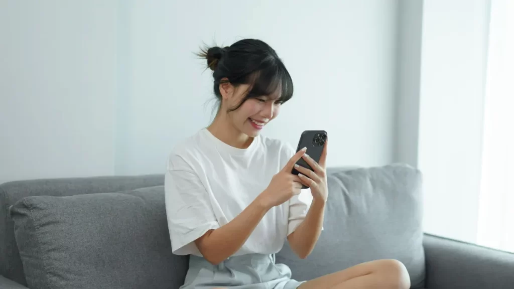 ilustrasi jam terbaik kirim pesan whatsapp